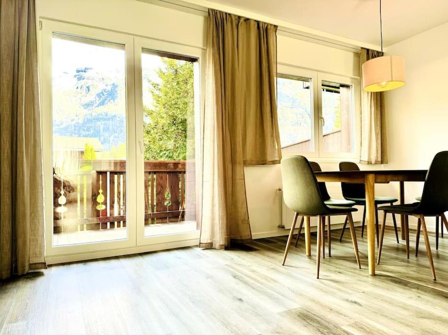 Bellevue & Classy Mountain View Apartment *